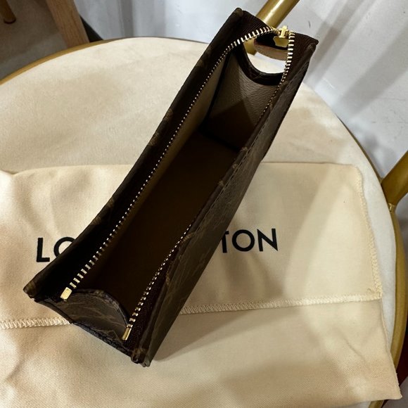 Louis Vuitton Monogram Toiletry Pouch 15 - Picture 6 of 7